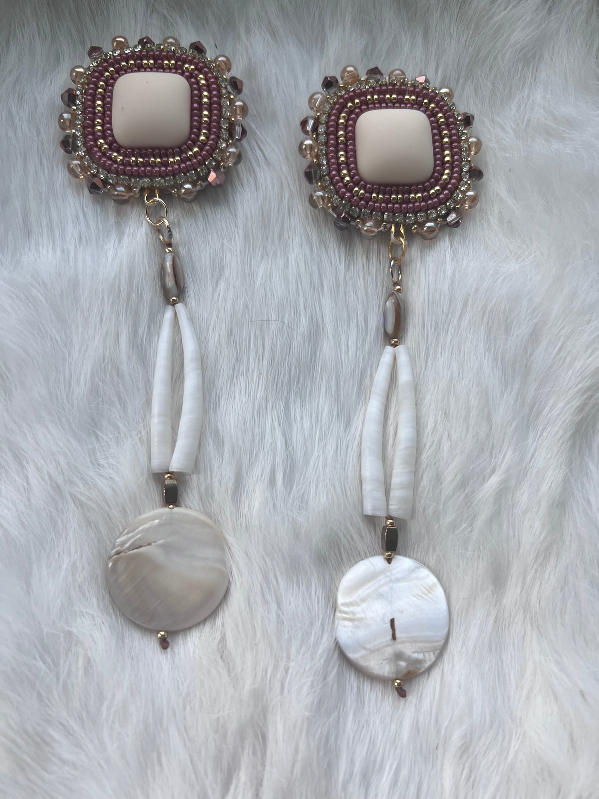 Dentalium drops with conquille shells