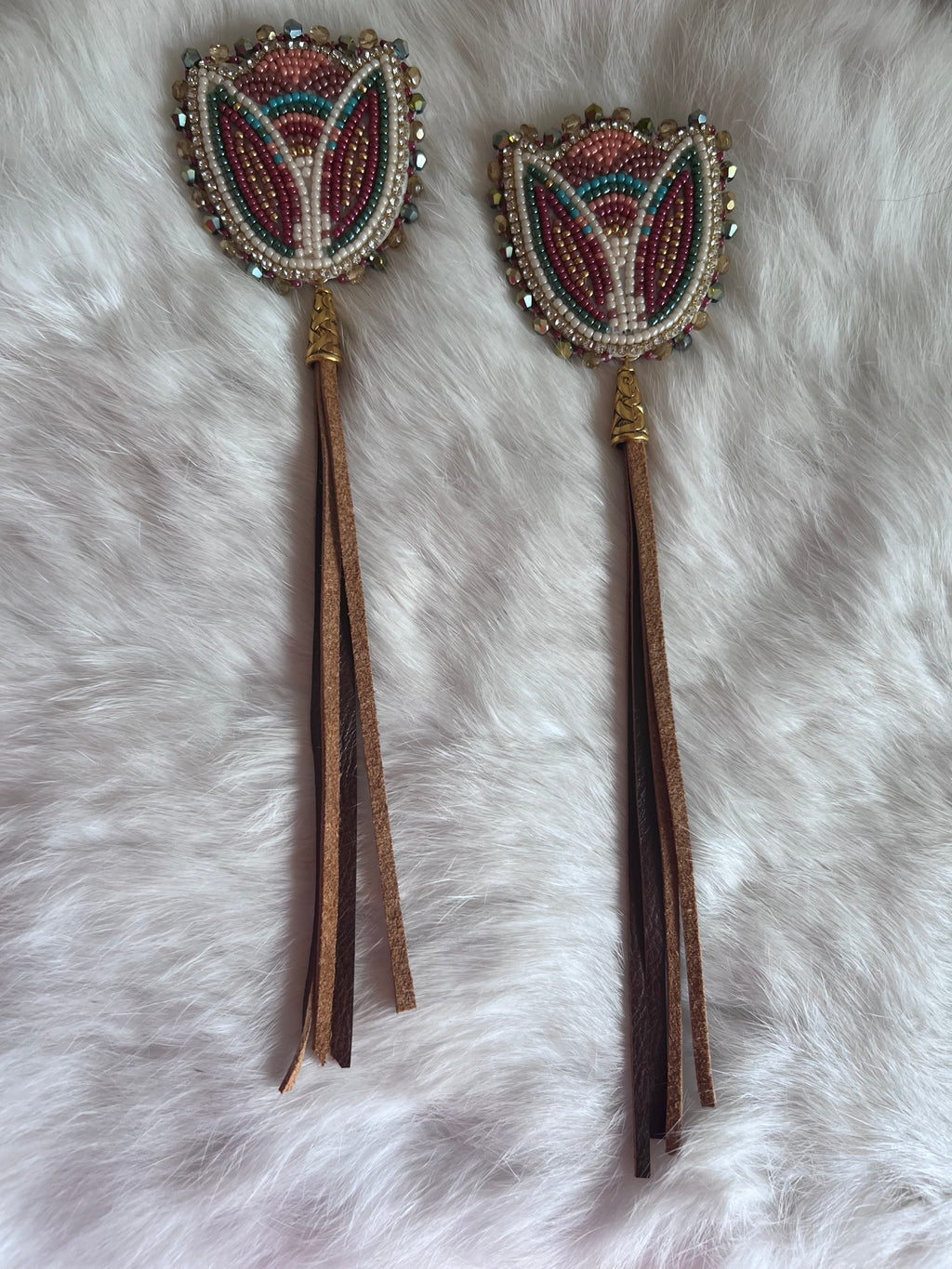 Floral tulip 🌷 burgundy tassel