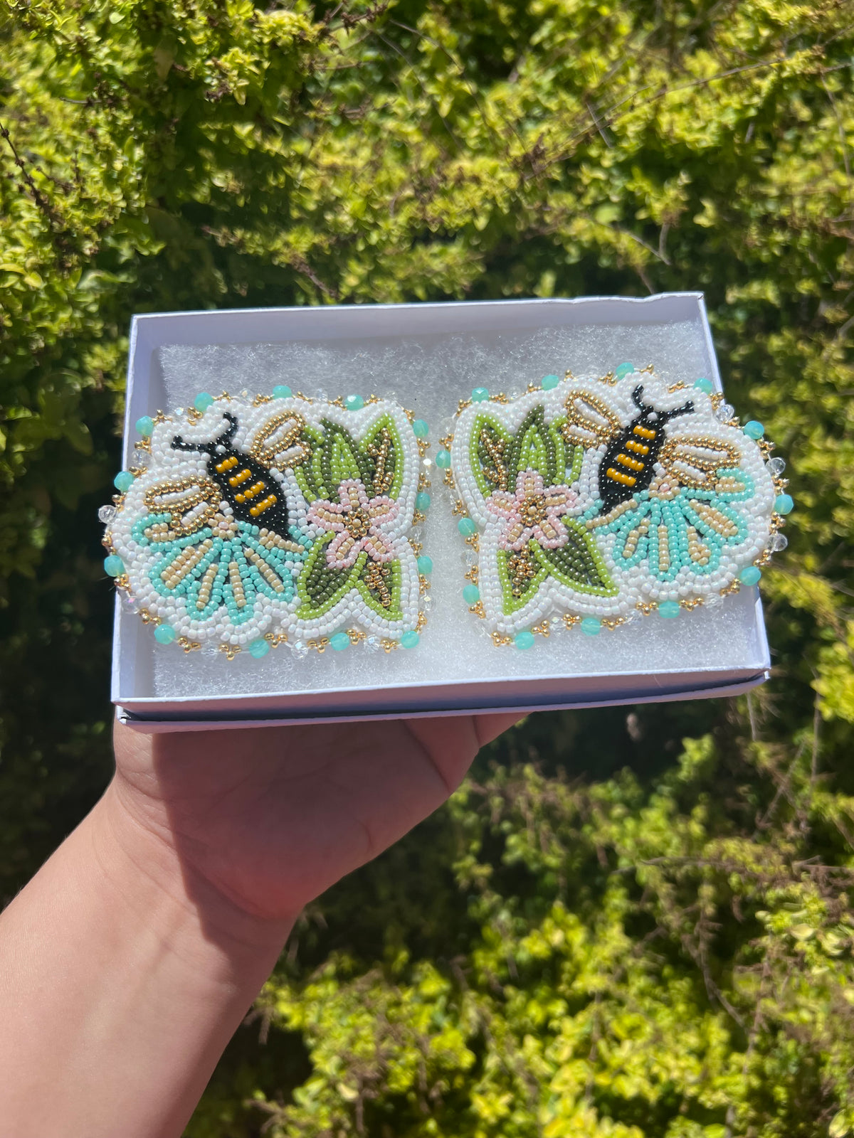 🐝 Large Bee Floral