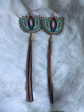 Tulip with leather tassels