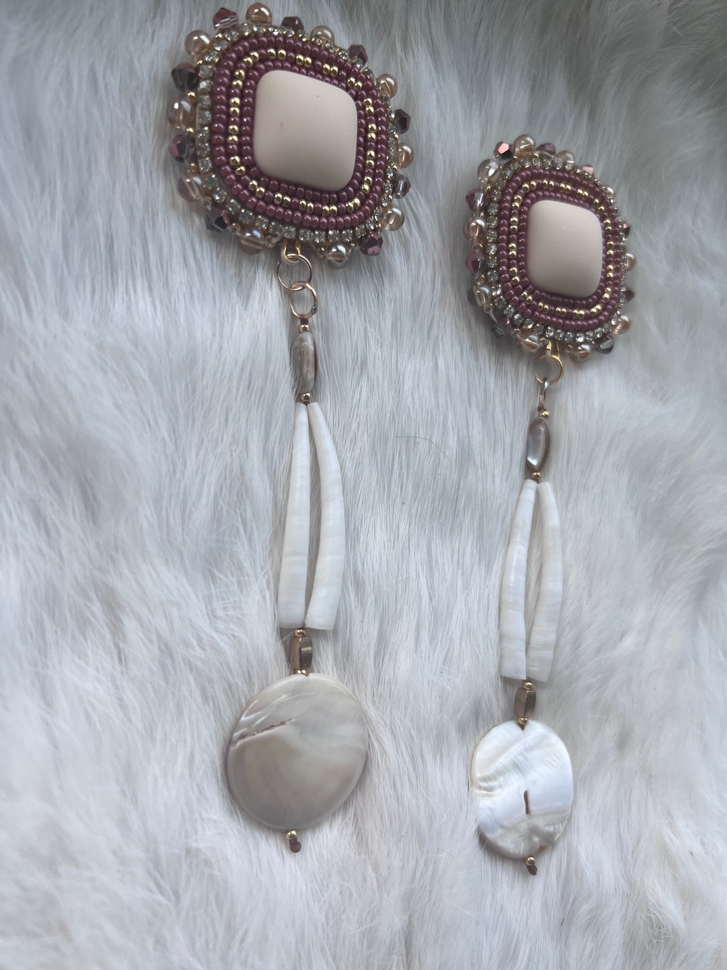 Dentalium drops with conquille shells