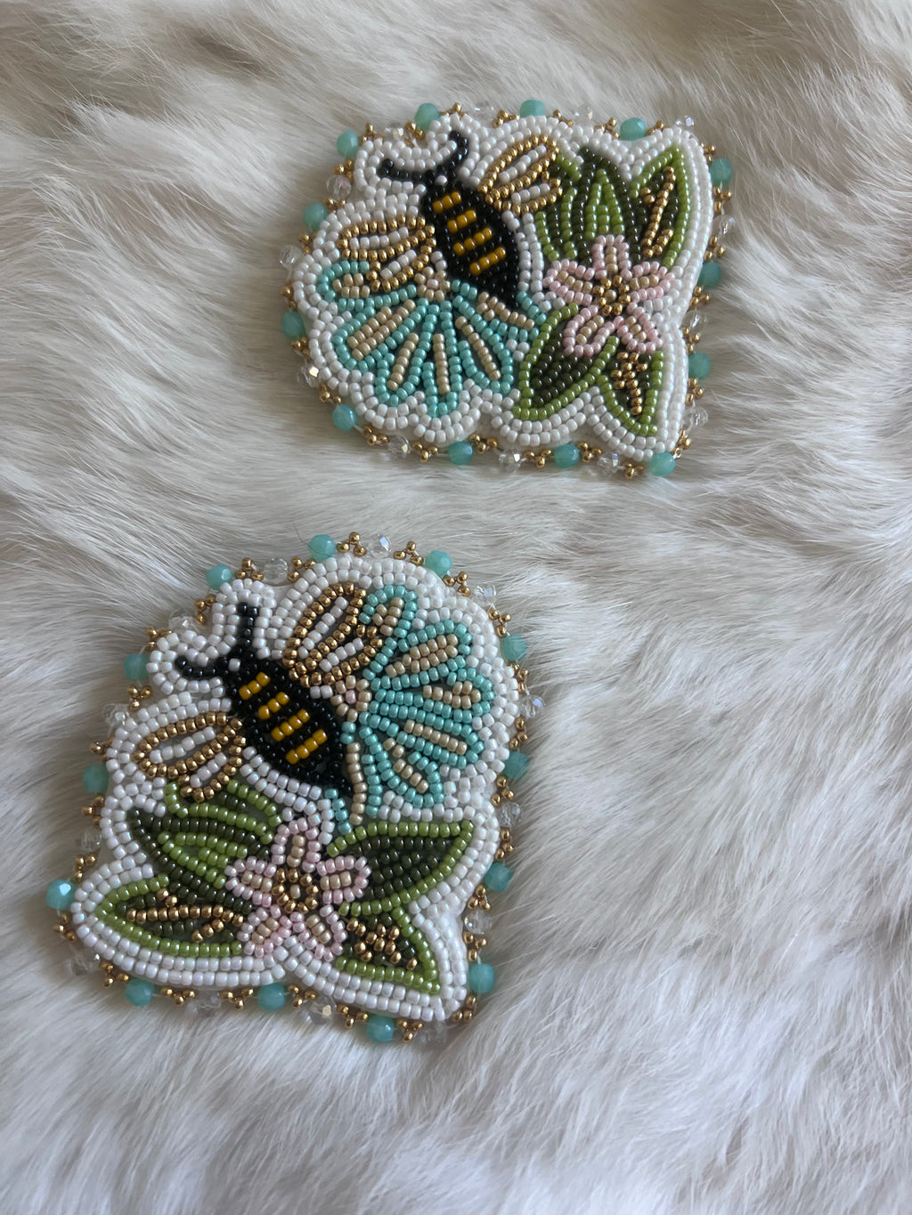 🐝 Large Bee Floral